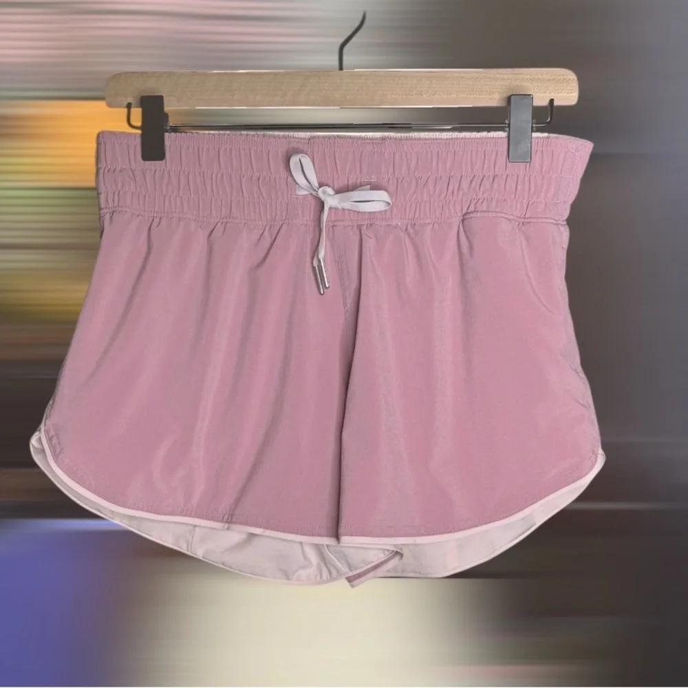 Lululemon - Picture 1 of 6